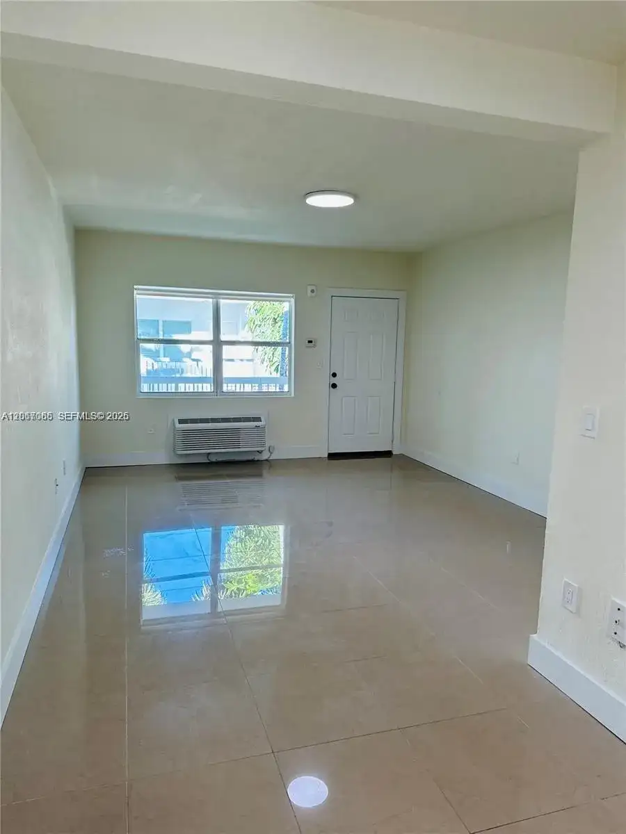 8080 Tatum Waterway Dr # 17, Miami Beach FL 33141 photo 3