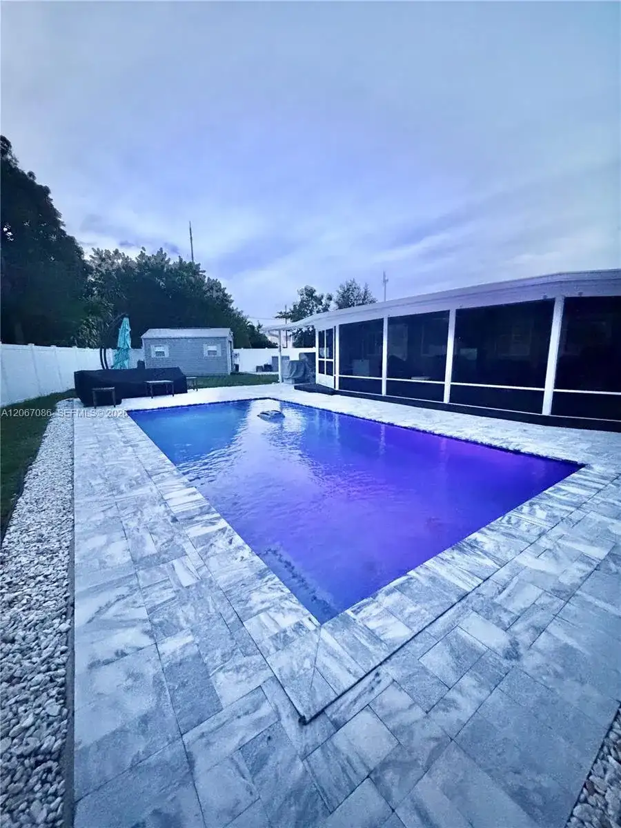 4580 SW 39th St, West Park FL 33023 photo 3