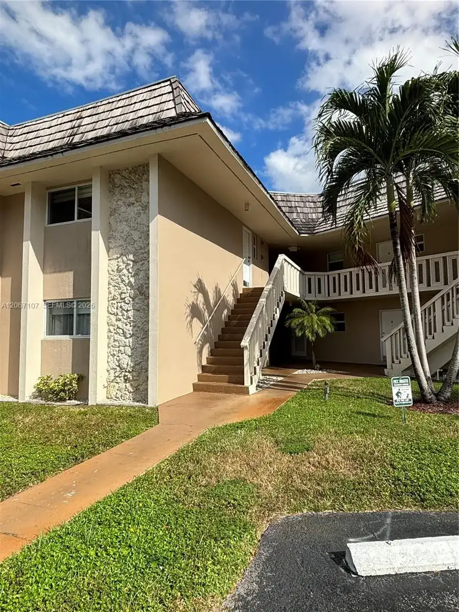 7470 Miami Lakes Dr # B208, Miami Lakes FL 33014