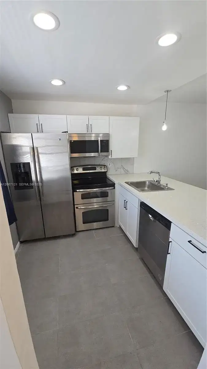 3511 Inverrary Dr # 205, Lauderhill FL 33319 photo 3