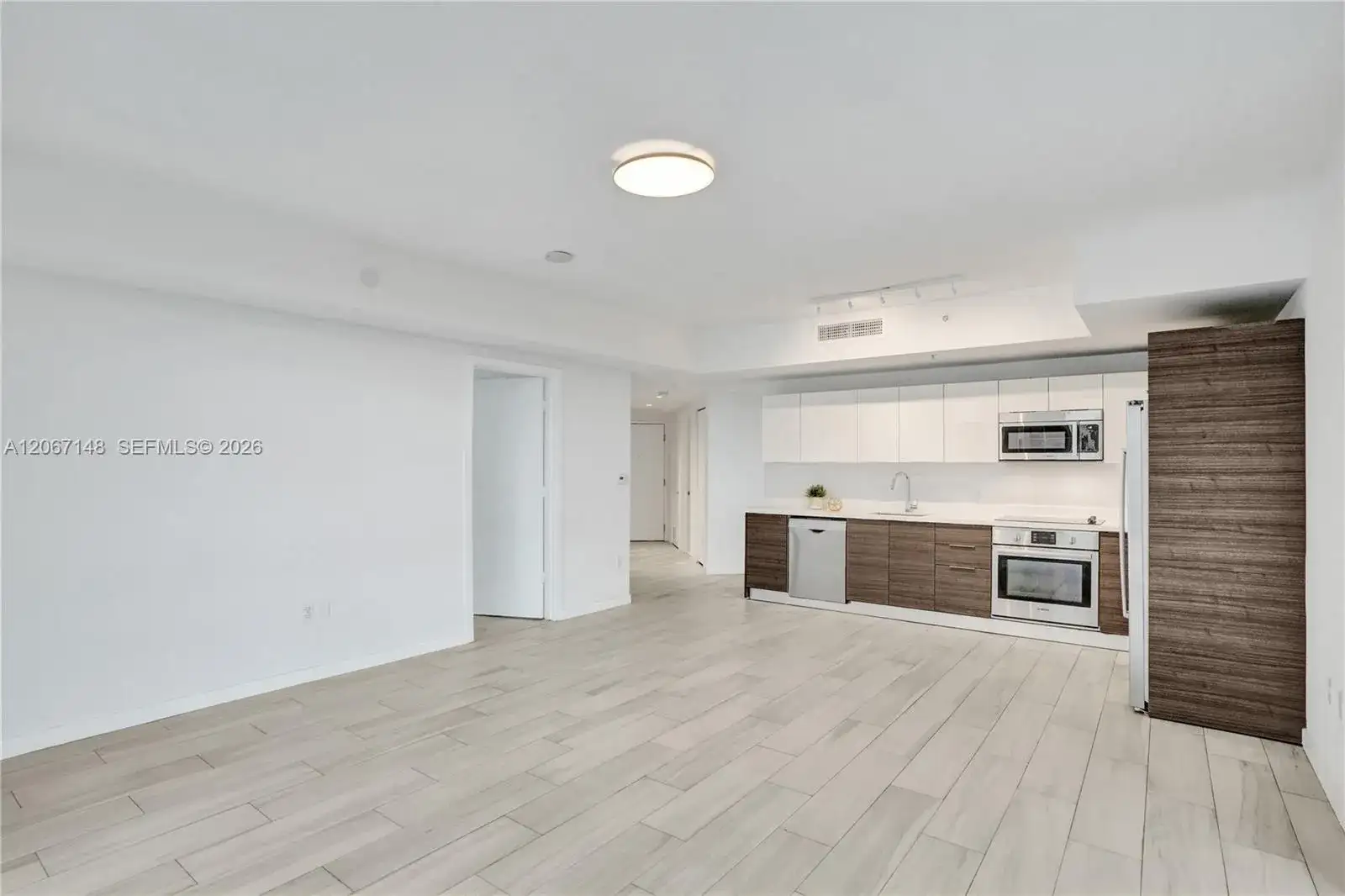 1010 SW 2nd Ave # 1708, Miami FL 33130 photo 4
