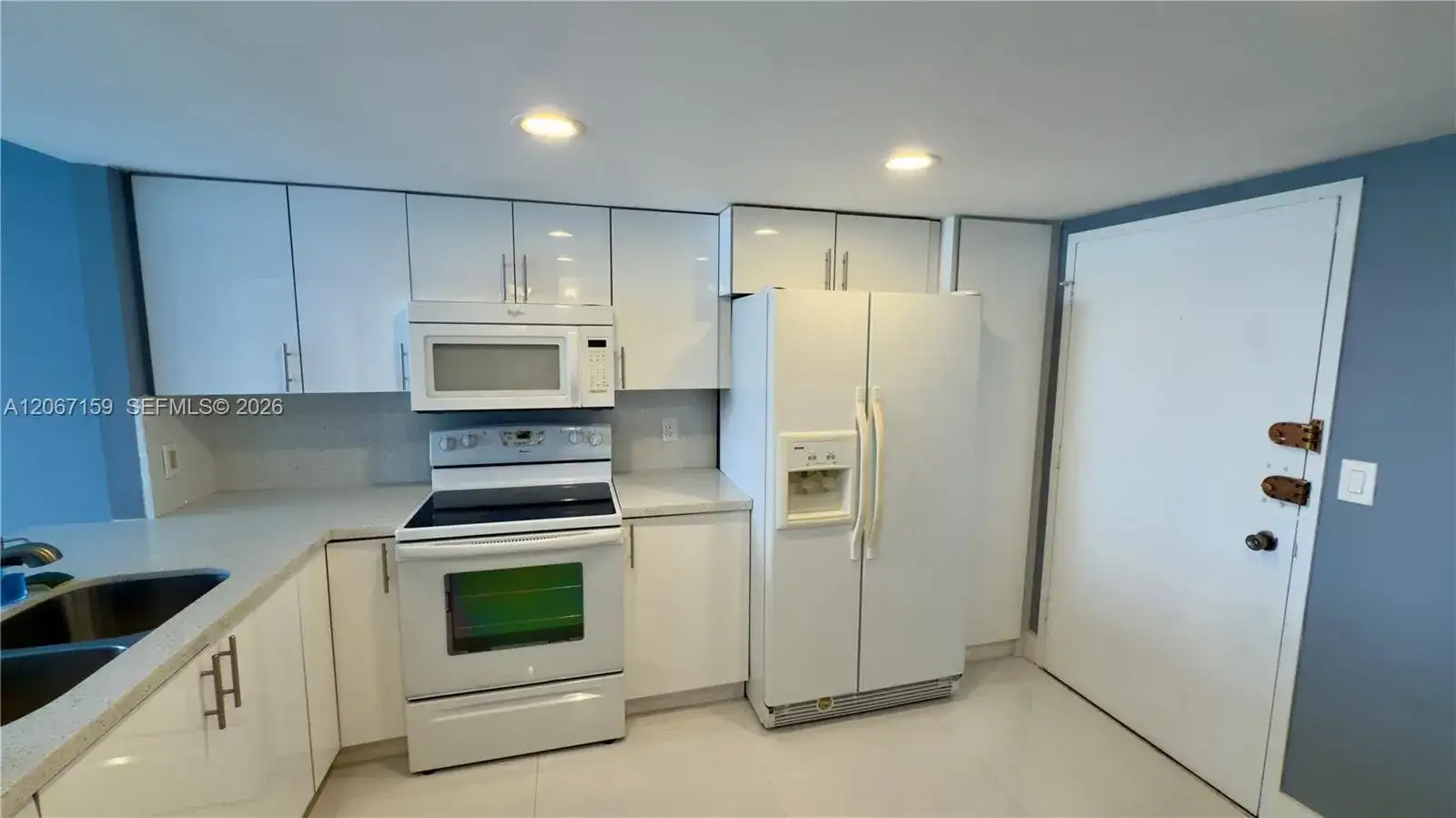1351 NE Miami Gardens Dr # 422E, Miami FL 33179 photo 3