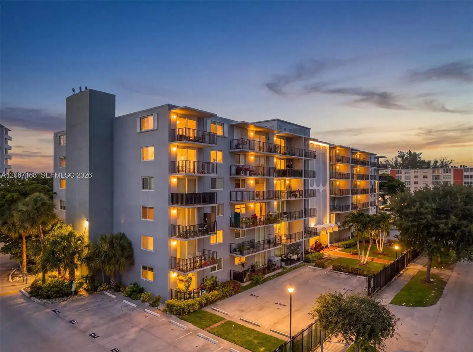 12500 NE 15th Ave # 306, North Miami FL 33161 photo 2