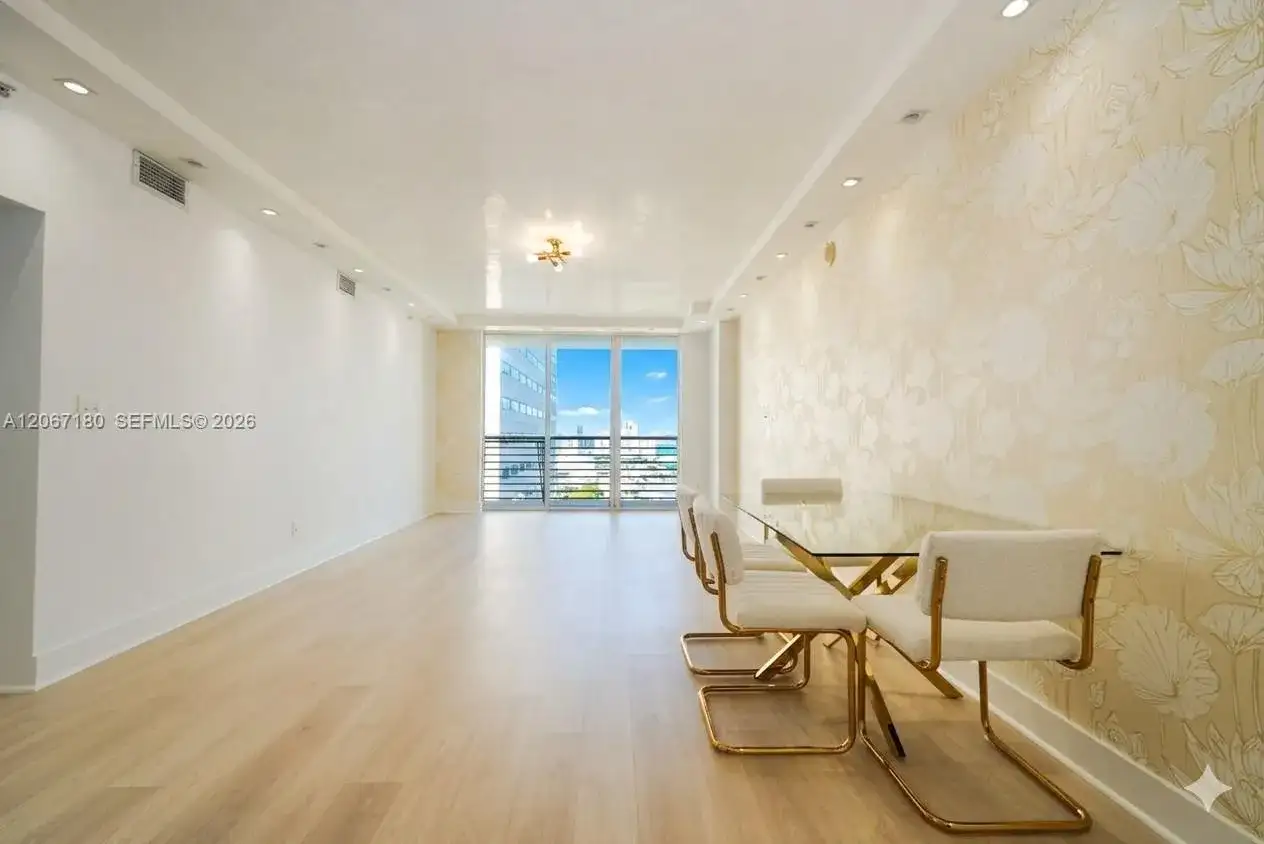 325 S Biscayne Blvd # 3314, Miami FL 33131 photo 4