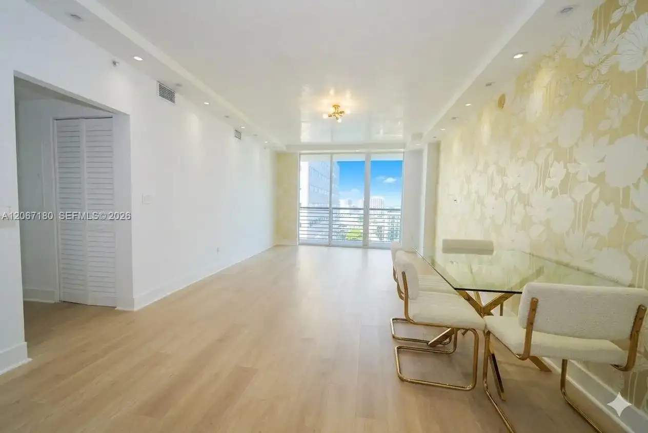 325 S Biscayne Blvd # 3314, Miami FL 33131 photo 5