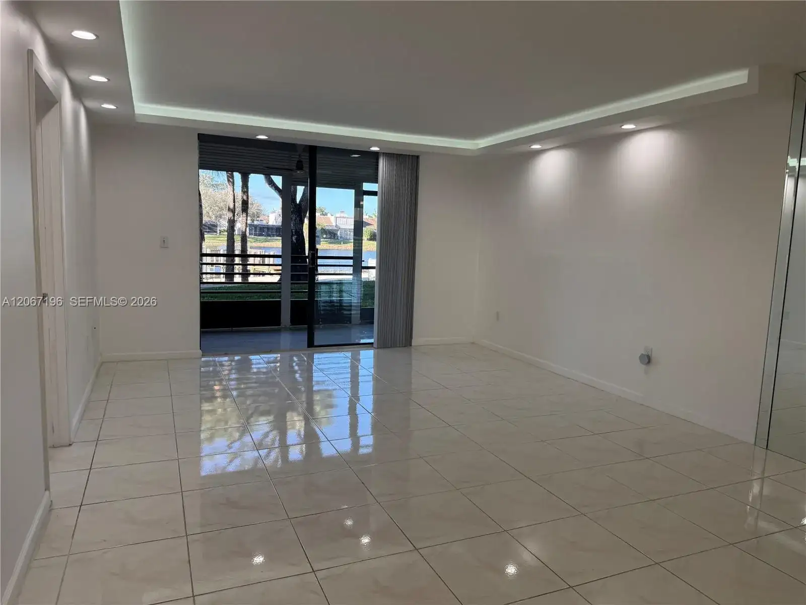 1101 Colony Point Cir # 102, Pembroke Pines FL 33026 photo 3