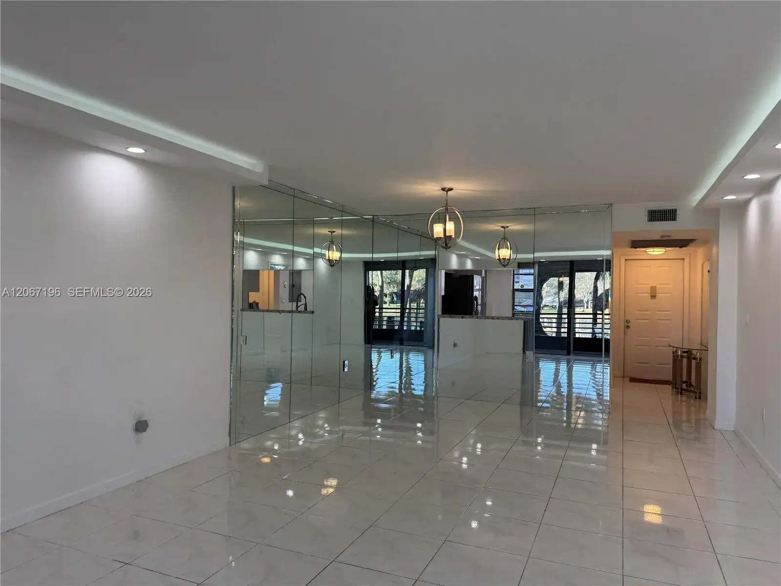 1101 Colony Point Cir # 102, Pembroke Pines FL 33026 photo 4