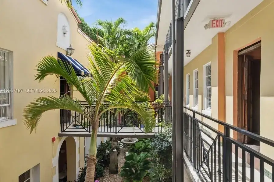 4812 Pine Tree Dr # 206, Miami Beach FL 33140 photo 3