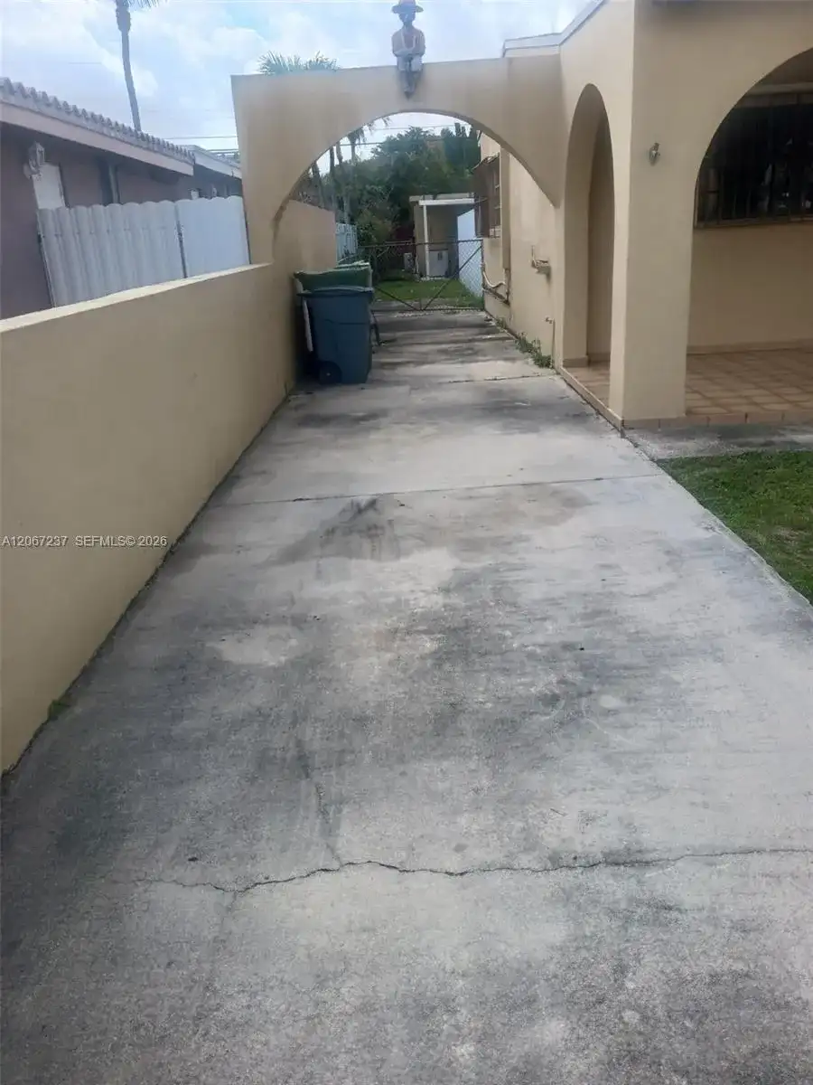 170 E 46th St # 2, Hialeah FL 33013