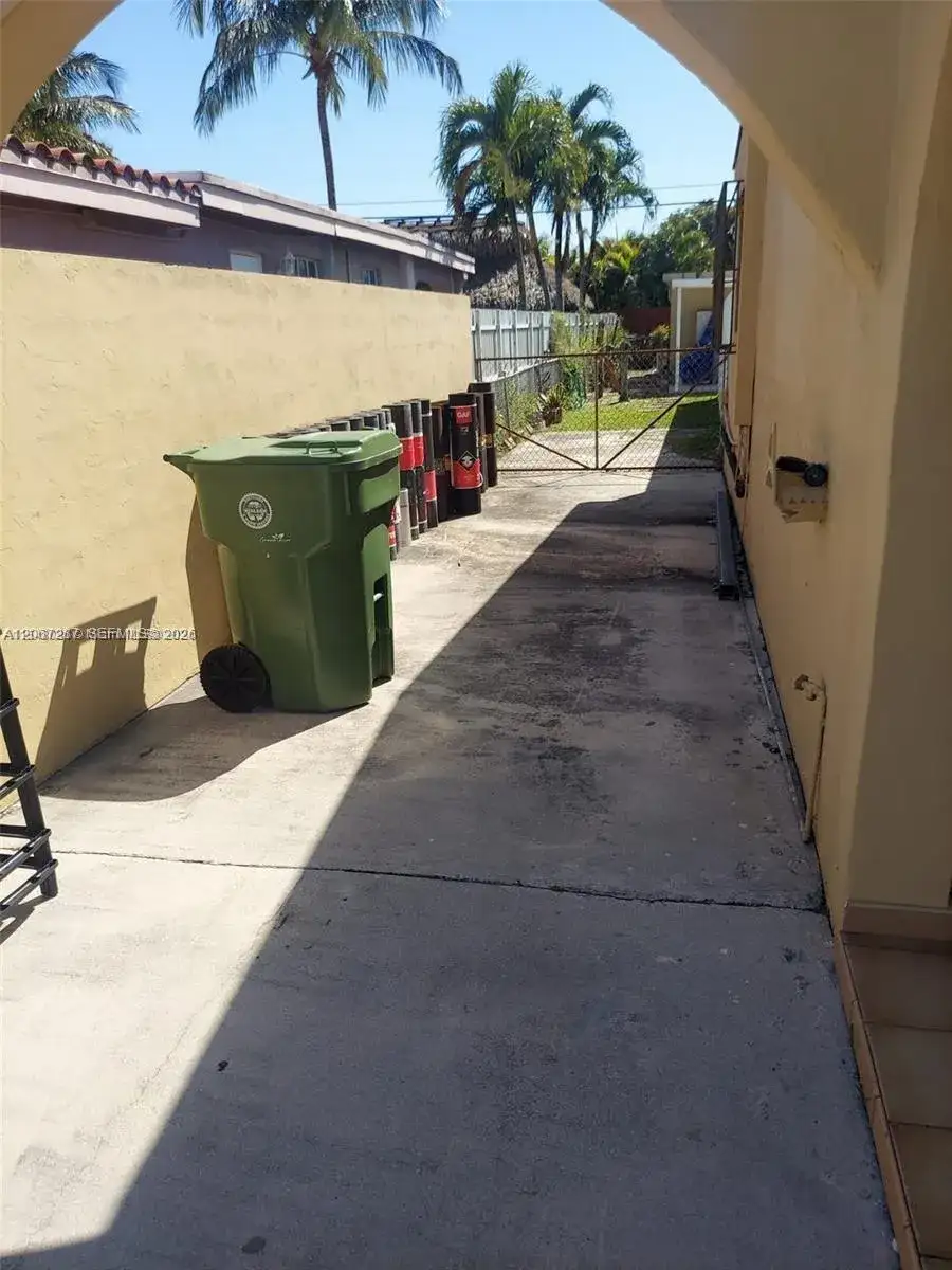 170 E 46th St # 2, Hialeah FL 33013 photo 2