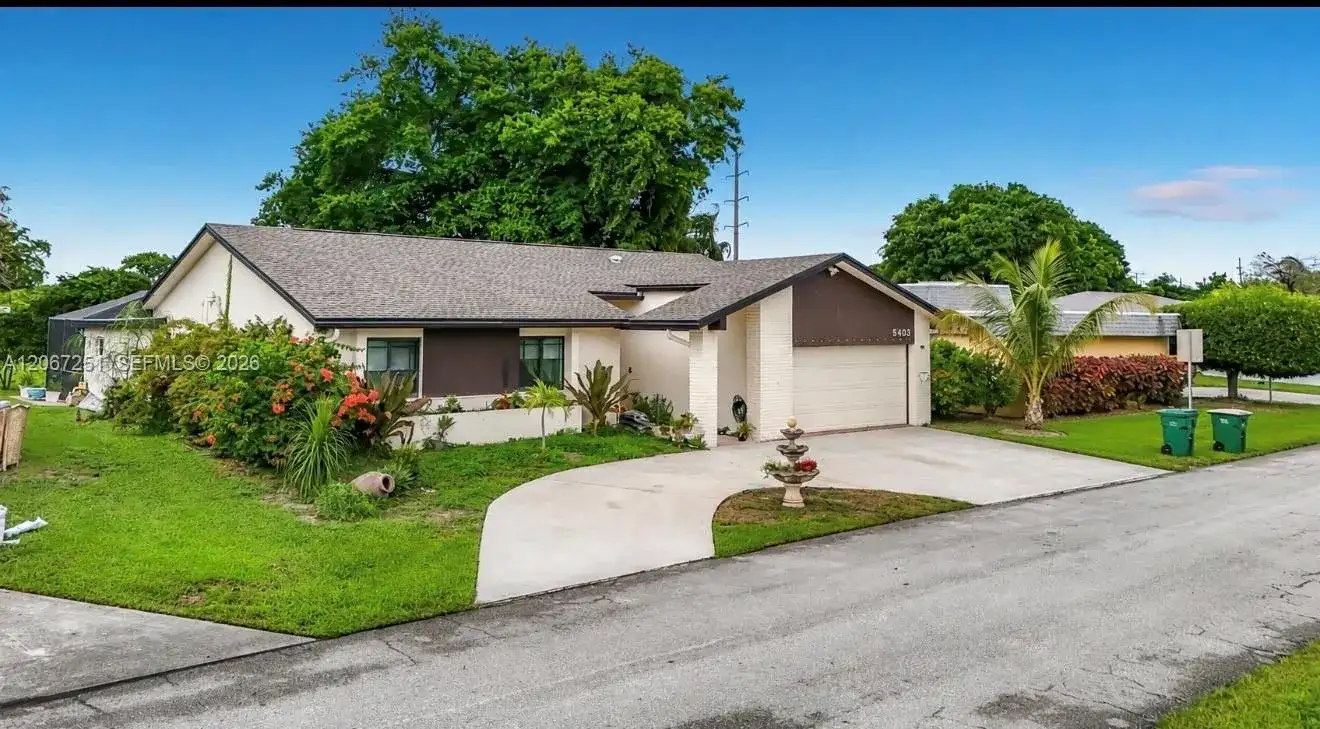 5403 Bayberry Ln, Tamarac FL 33319 photo 3