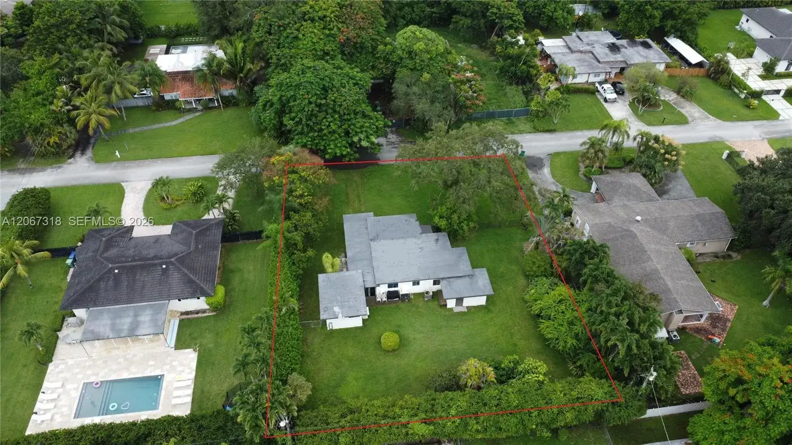 7050 SW 82nd Ct, Miami FL 33143 photo 2
