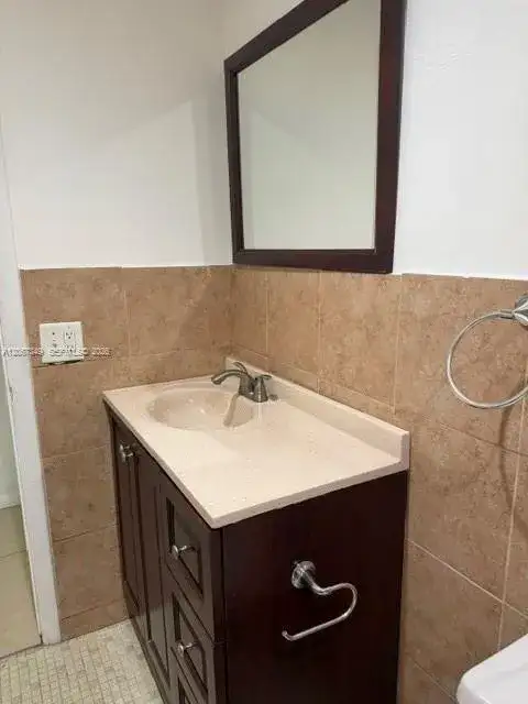 6960 Miami Gardens Dr # 521, Hialeah FL 33015 photo 4