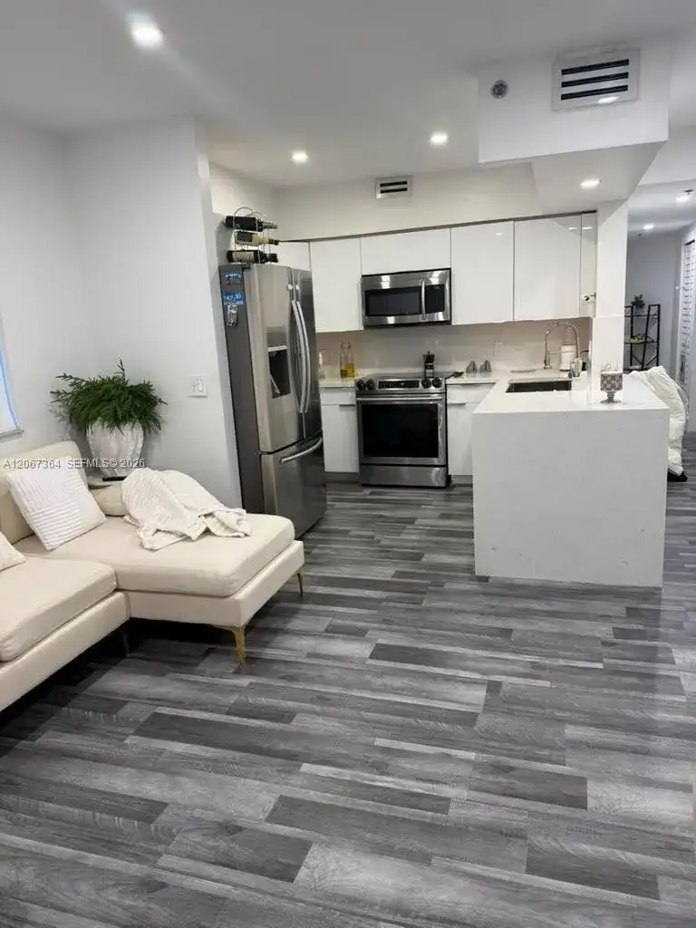9340 Fontainebleau Blvd # W507, Miami FL 33172 photo 2