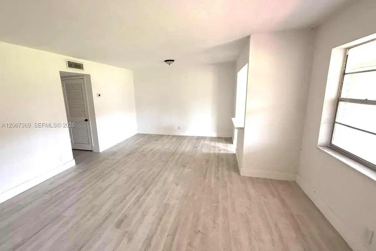 5300 Washington St # T125, Hollywood FL 33021