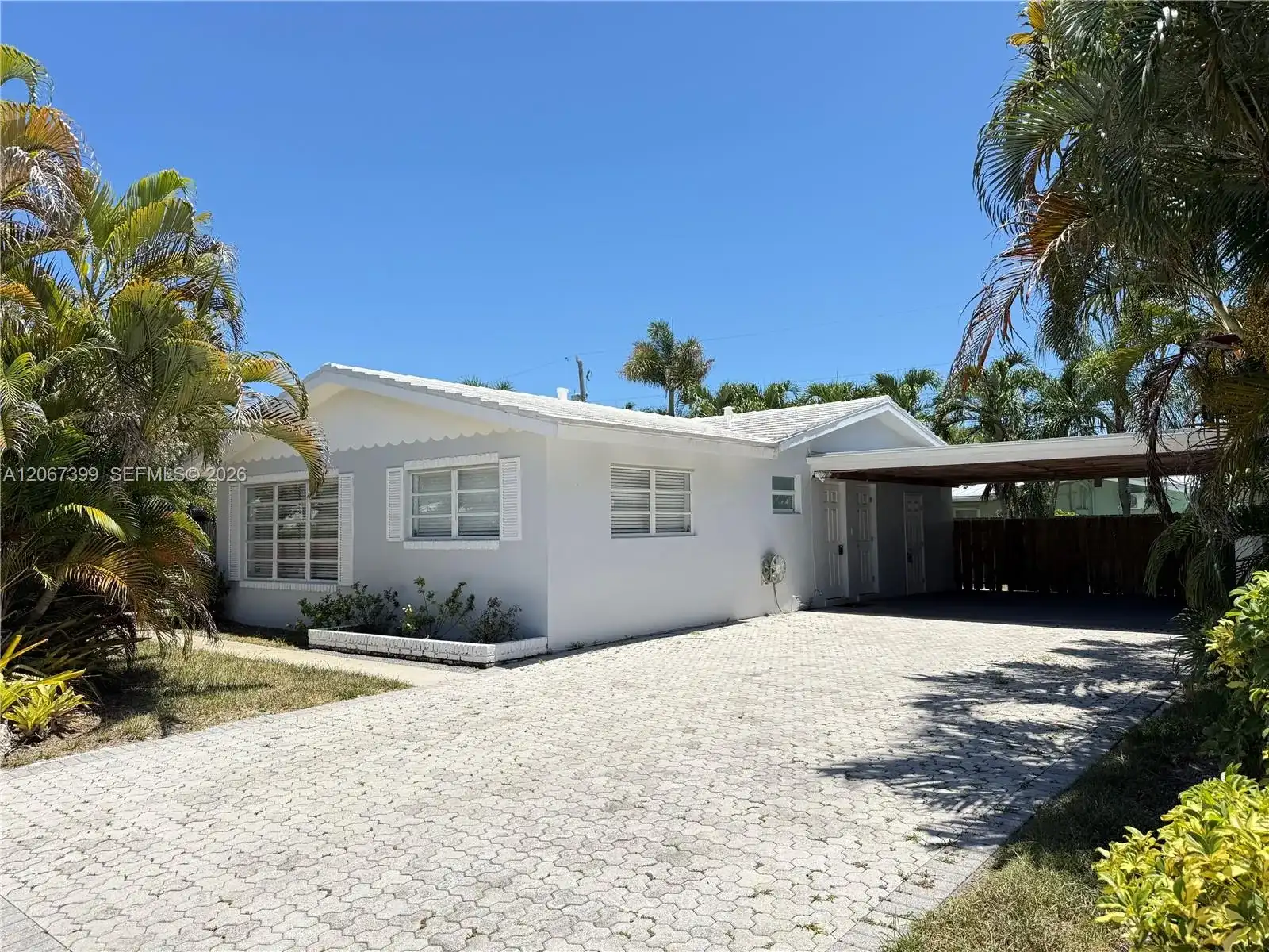 2220 NE 36th St # 1, Lighthouse Point FL 33064