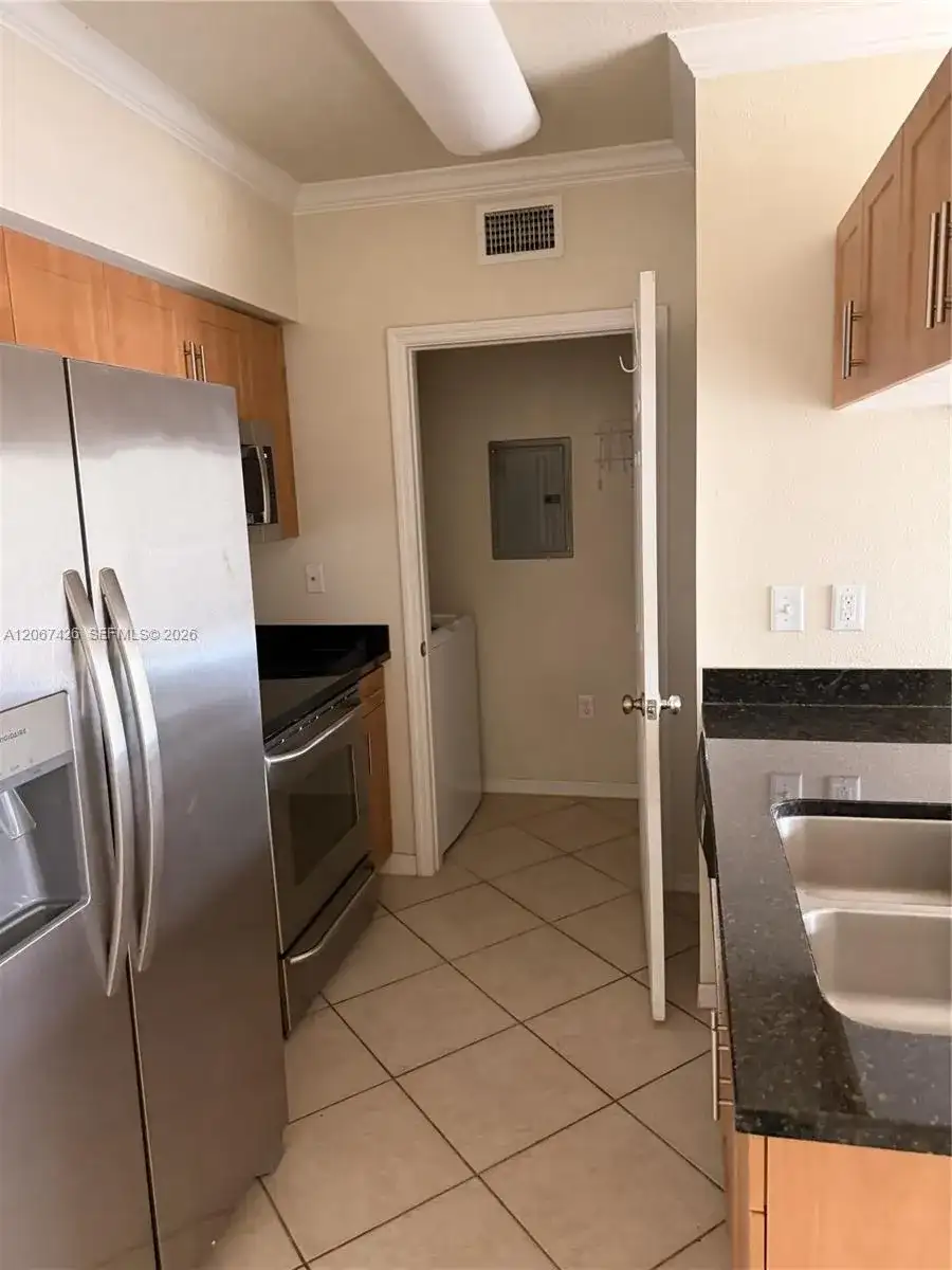 6559 Emerald Dunes Dr # 303, West Palm Beach FL 33411 photo 4