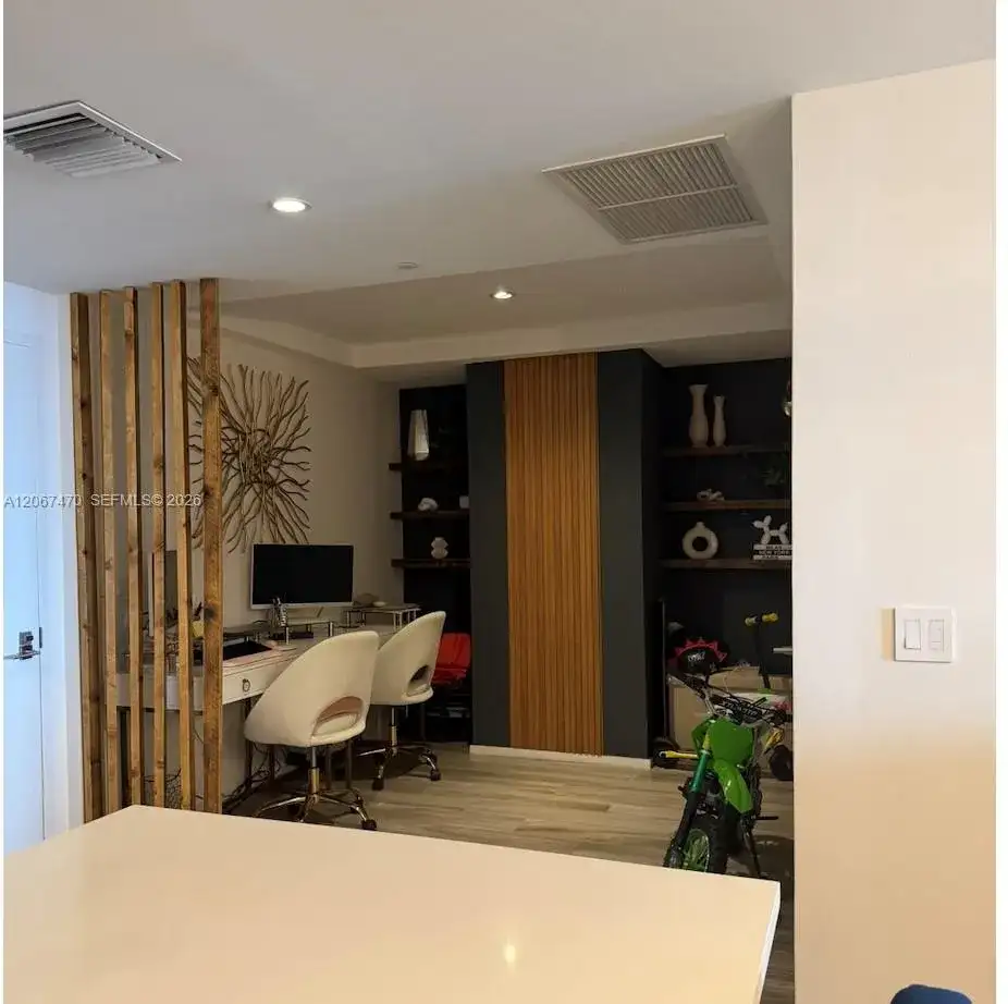 801 S Miami Ave # 2410, Miami FL 33130 photo 3