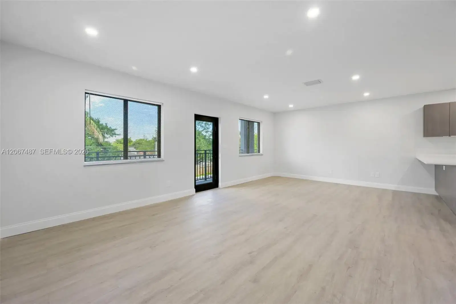 349 NW 40th St # 203, Oakland Park FL 33309 photo 5