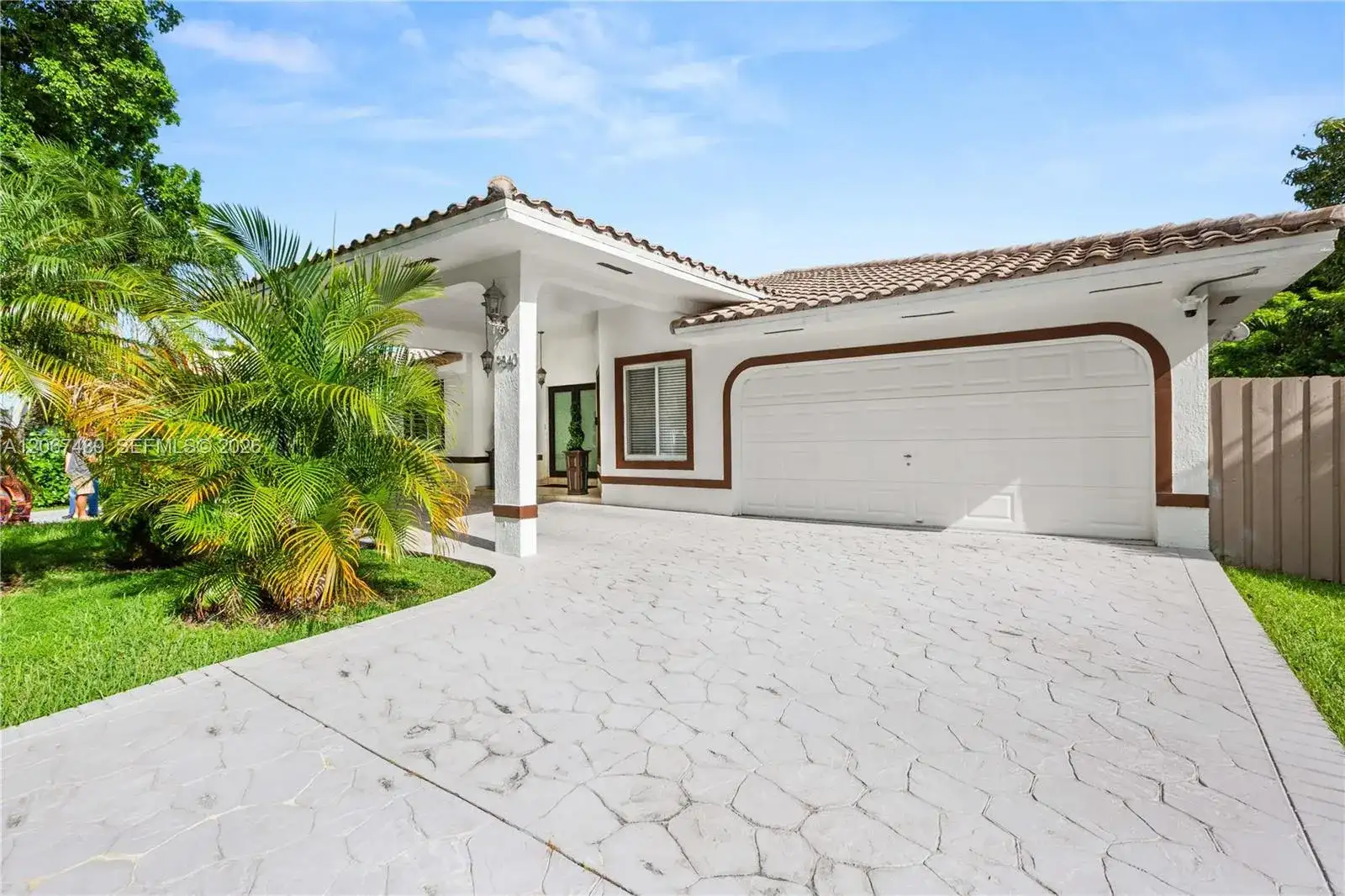 9840 NW 28th Ter, Doral FL 33172 photo 2