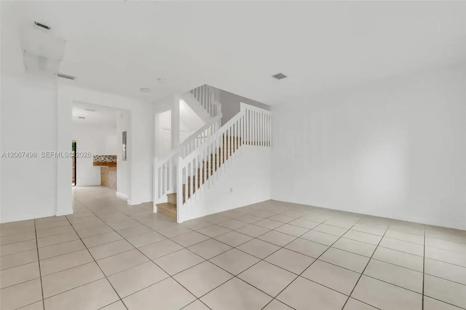 582 NE 207th St # 582, Miami FL 33179 photo 4