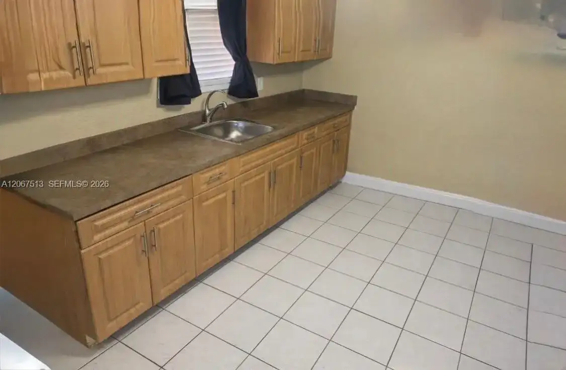 10920 Westwood Lake Dr, Miami FL 33165 photo 5