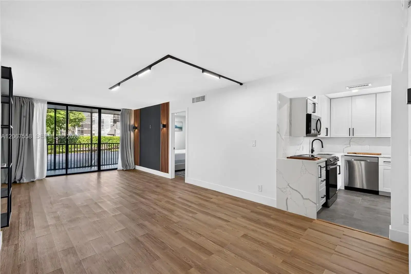 3301 N Country Club Dr # 101, Aventura FL 33180