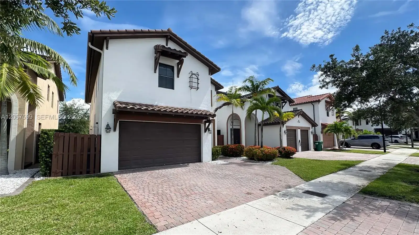 10235 NW 87th Ter, Doral FL 33178 photo 3