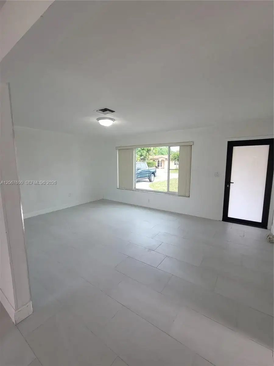 7817 Panama St, Miramar FL 33023 photo 3