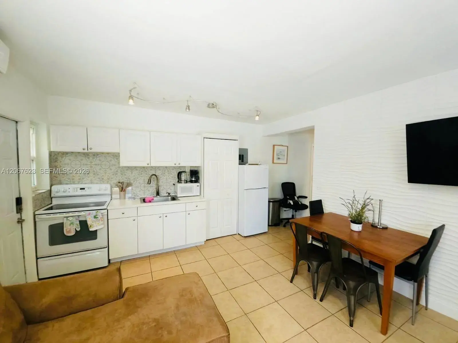 1639 Hayes St # 1, Hollywood FL 33020