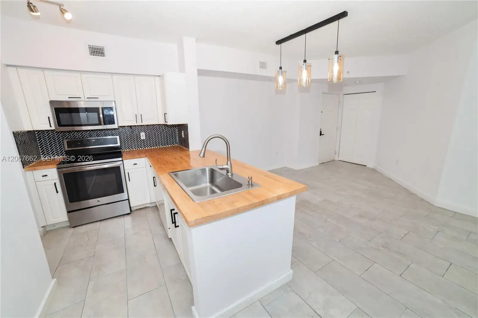 17125 N Bay Rd # 3410, Sunny Isles Beach FL 33160