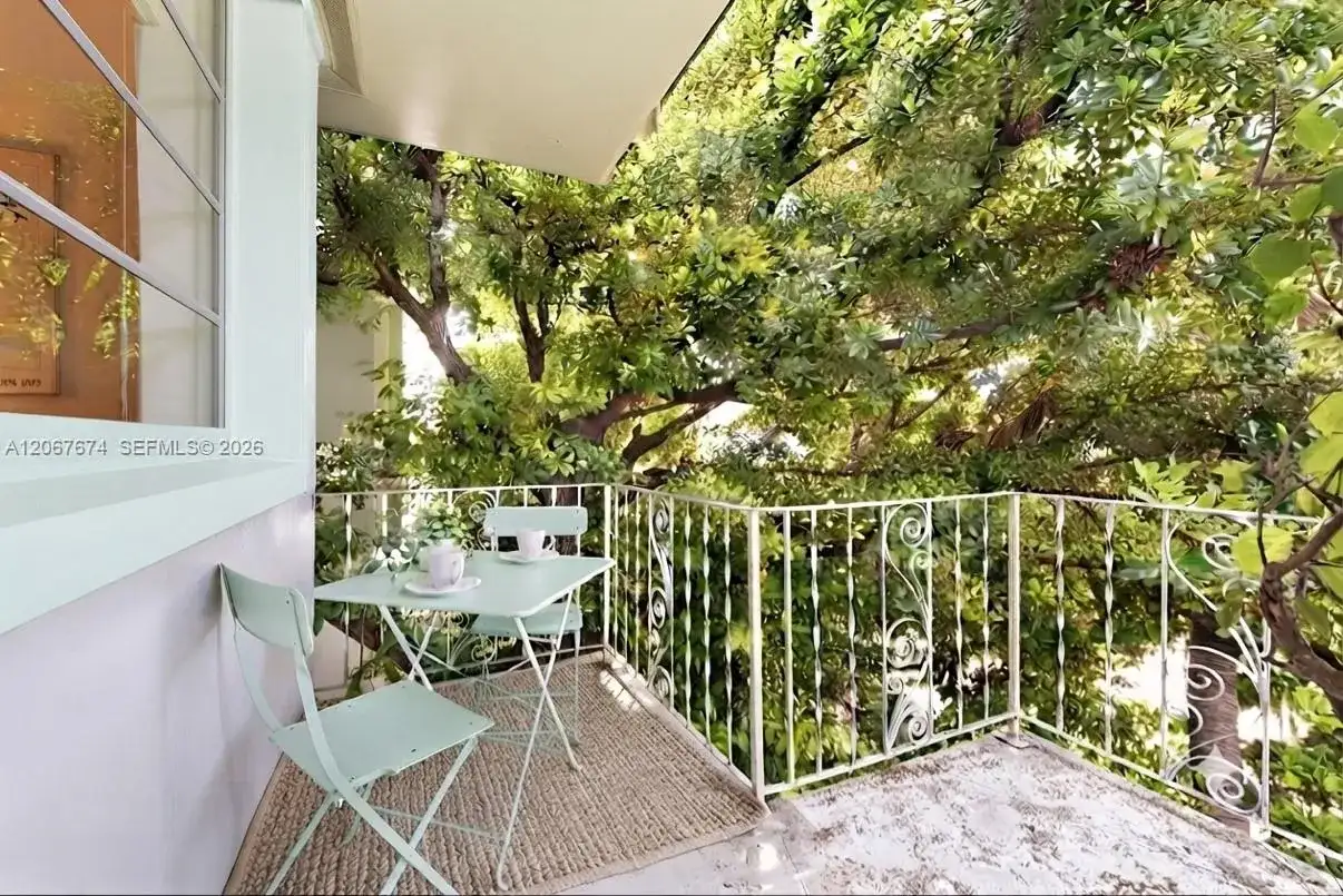 945 10th St # 3, Miami Beach FL 33139 photo 2