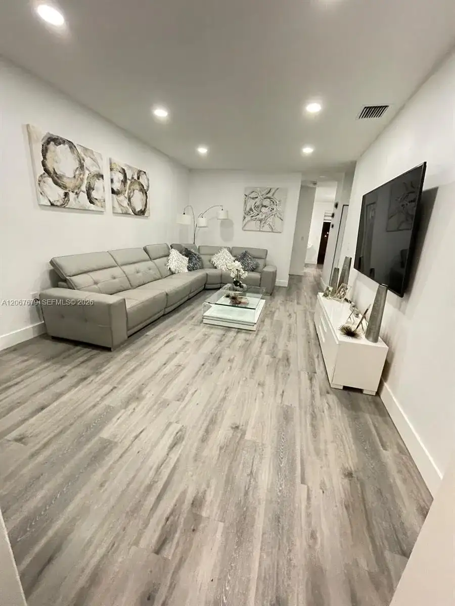 17430 SW 153rd Ave, Miami FL 33187 photo 2