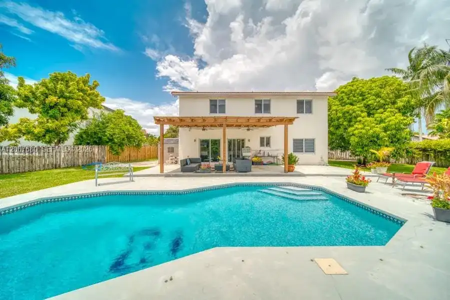 8611 SW 207th Ter, Cutler Bay FL 33189