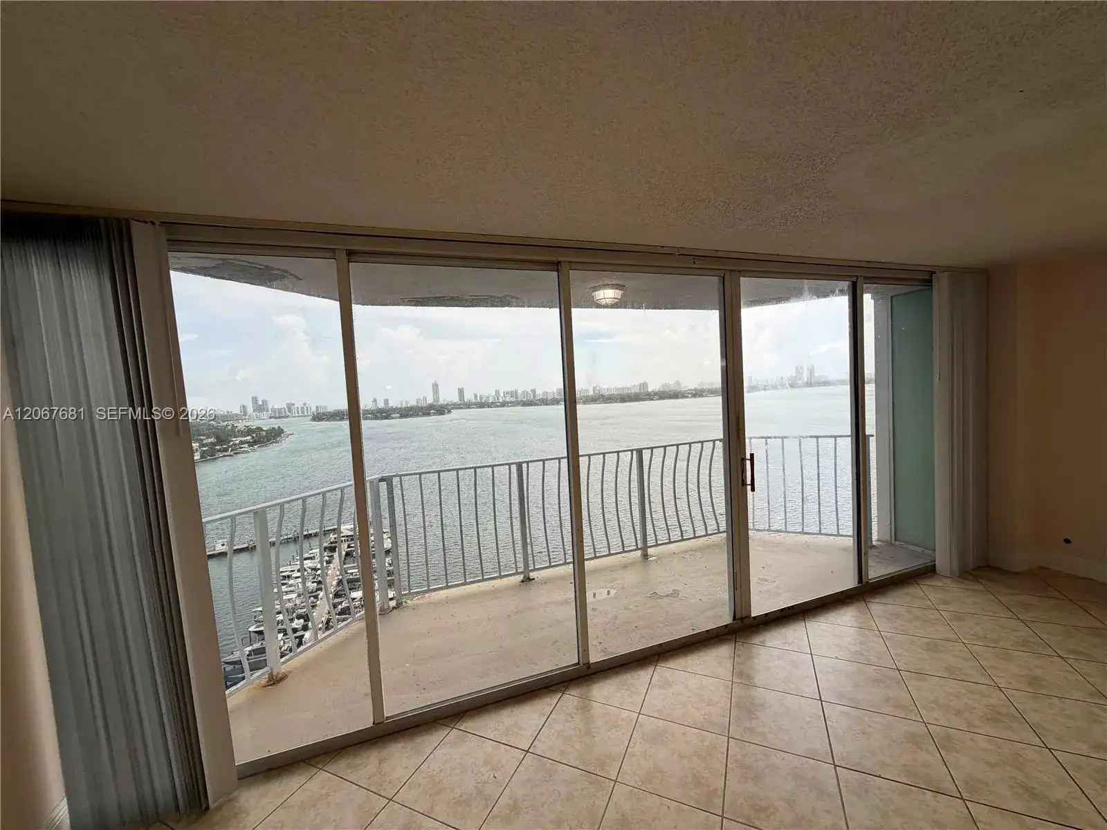 7601 E Treasure Dr # 2007, North Bay Village FL 33141 photo 2