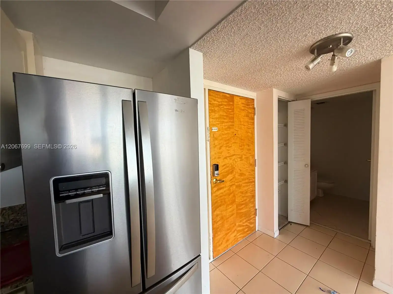 7601 E Treasure Dr # 2220, North Bay Village FL 33141 photo 4