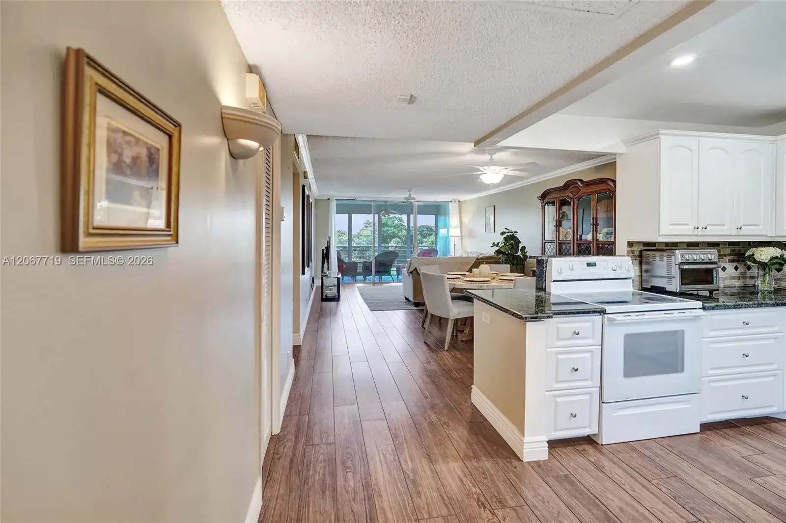 605 Oaks Dr # 504, Pompano Beach FL 33069 photo 2