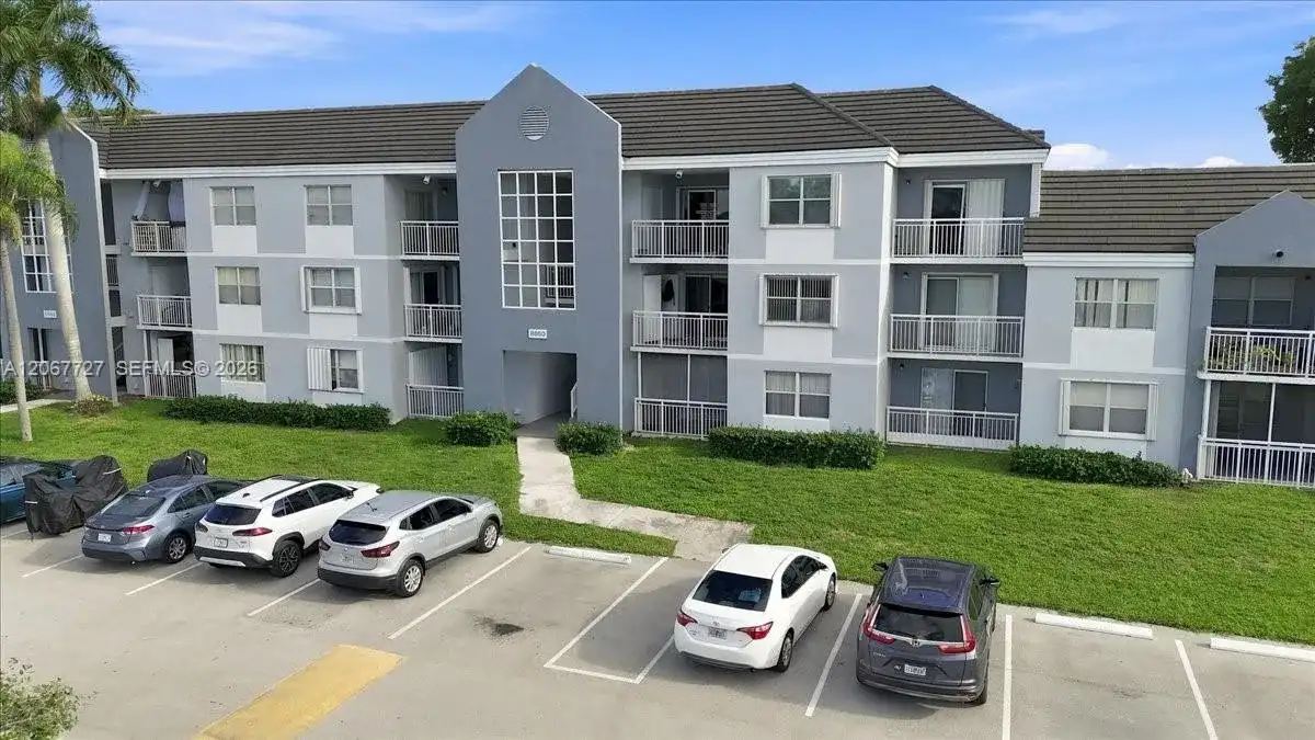 8660 SW 212th St # 306, Cutler Bay FL 33189