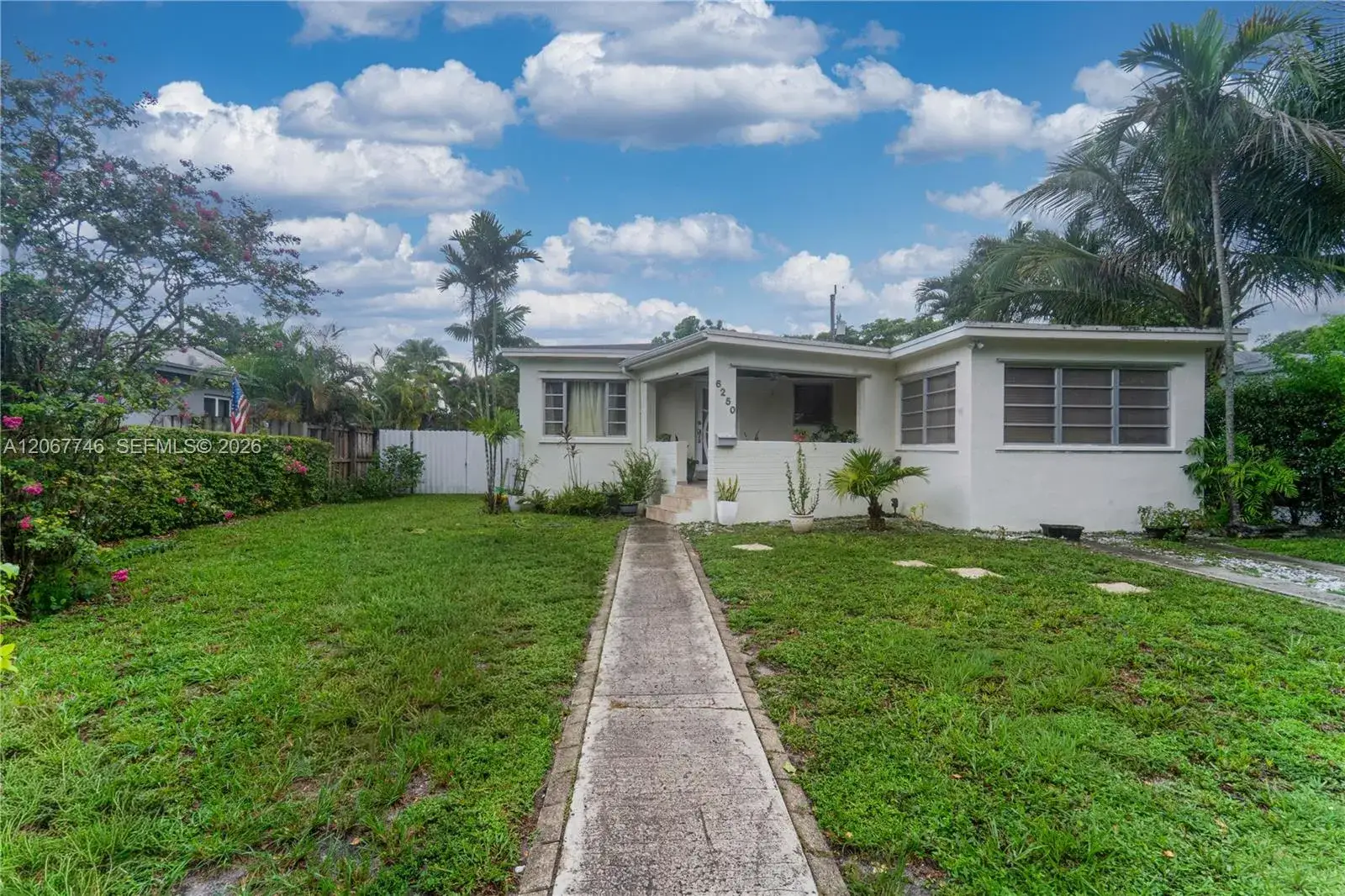 6250 NW 41st St, Virginia Gardens FL 33166
