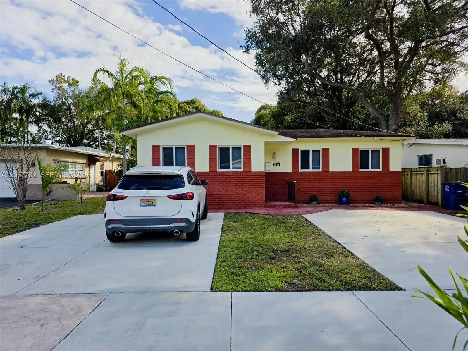 31 SW 8th St # 1, Hallandale Beach FL 33009