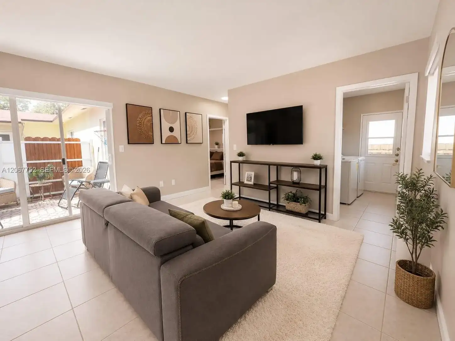 31 SW 8th St # 1, Hallandale Beach FL 33009 photo 2
