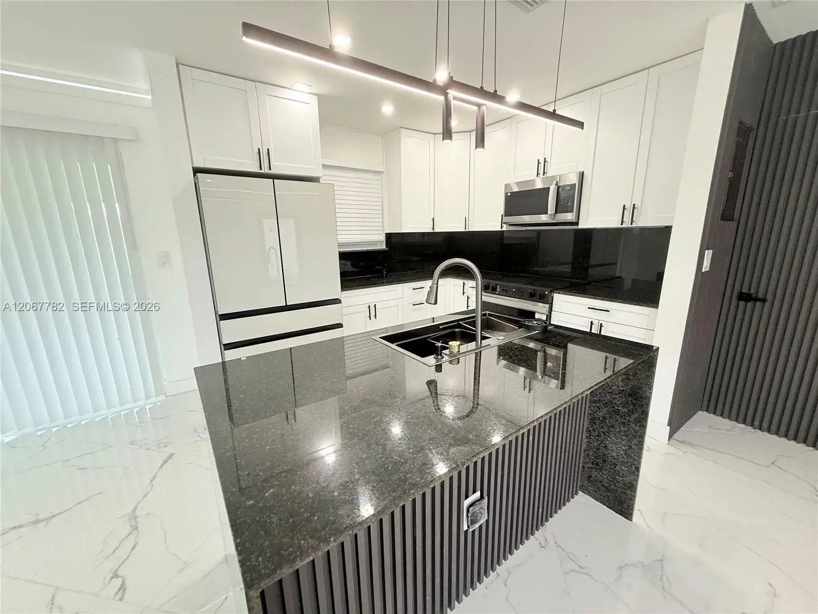 8600 Taft St, Pembroke Pines FL 33024