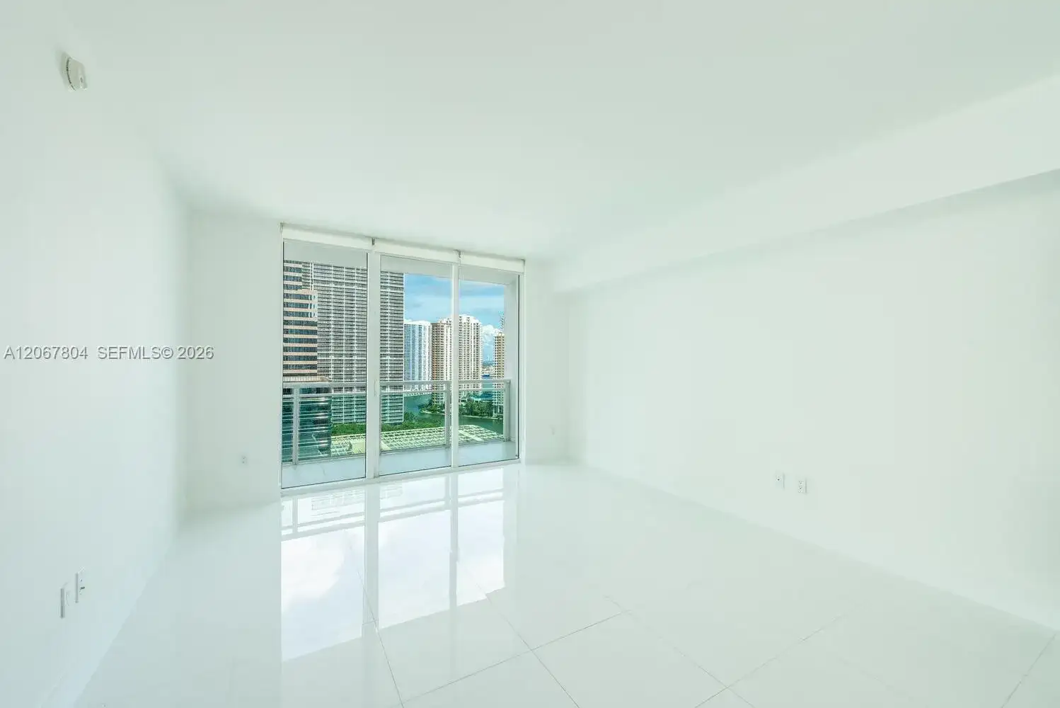 950 Brickell Bay Dr # 2208, Miami FL 33131 photo 4