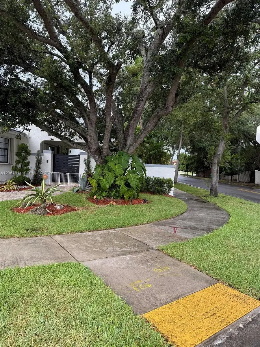 15158 NW 89th Ave, Miami Lakes FL 33018 photo 4