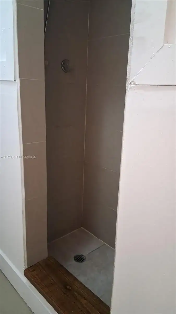 428 NE 82nd St # 4E, Miami FL 33138 photo 3