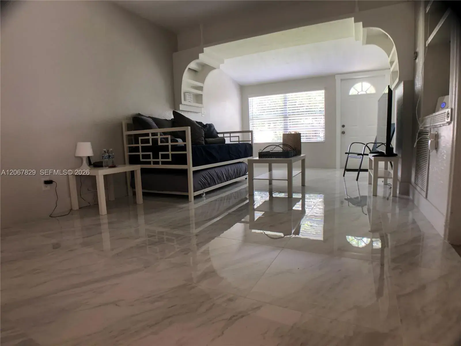 2111 Monroe Ter, Hollywood FL 33020