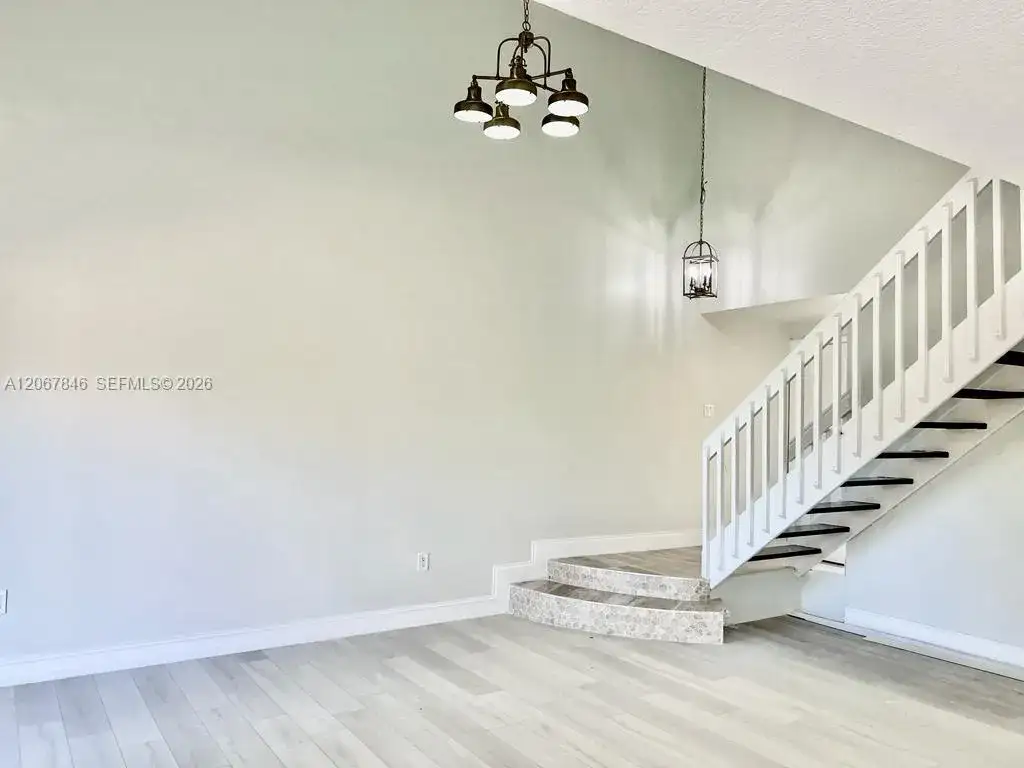 900 SW 113th Ter, Pembroke Pines FL 33025 photo 5