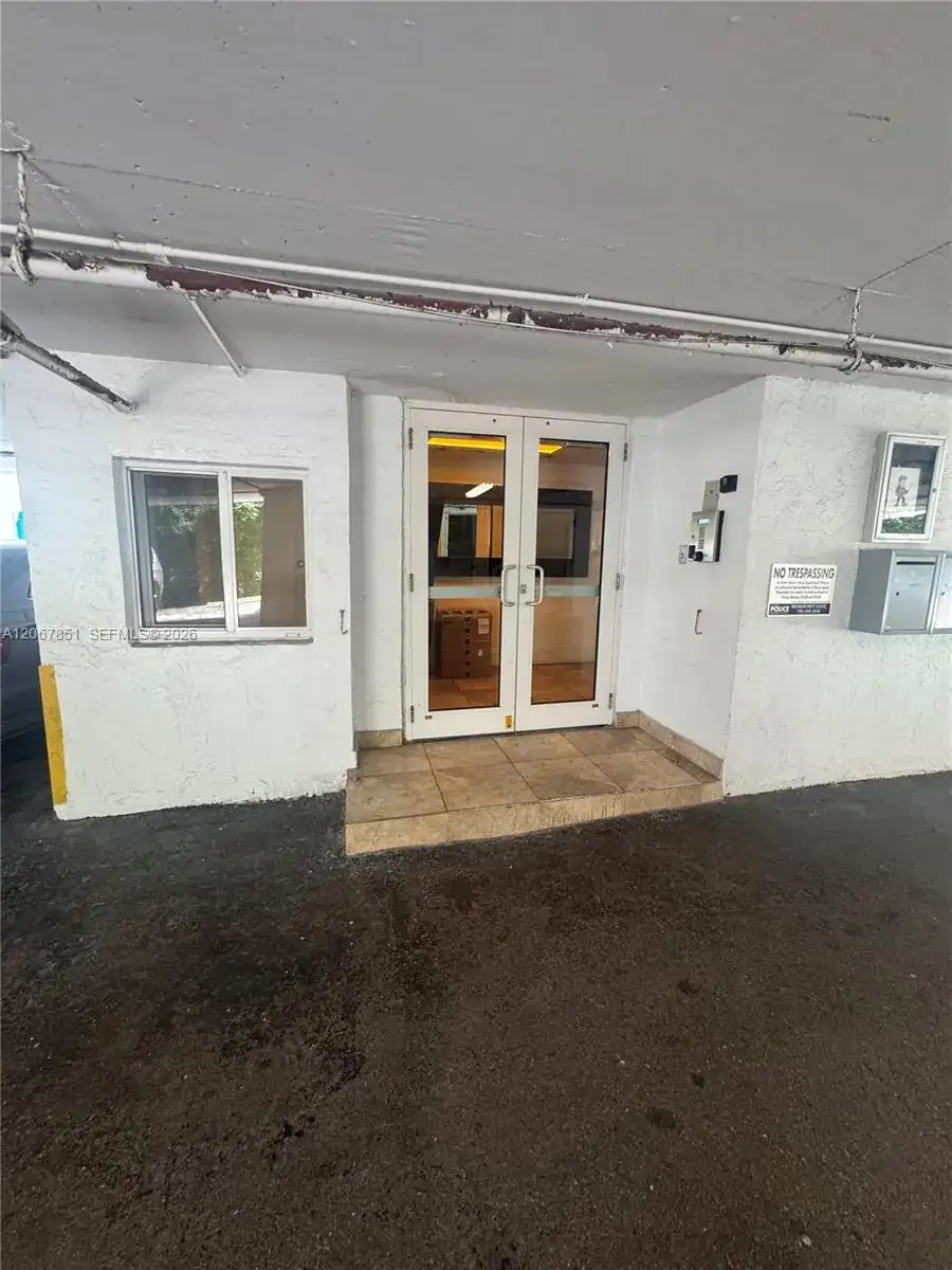 910 Michigan Ave # 405, Miami Beach FL 33139 photo 5