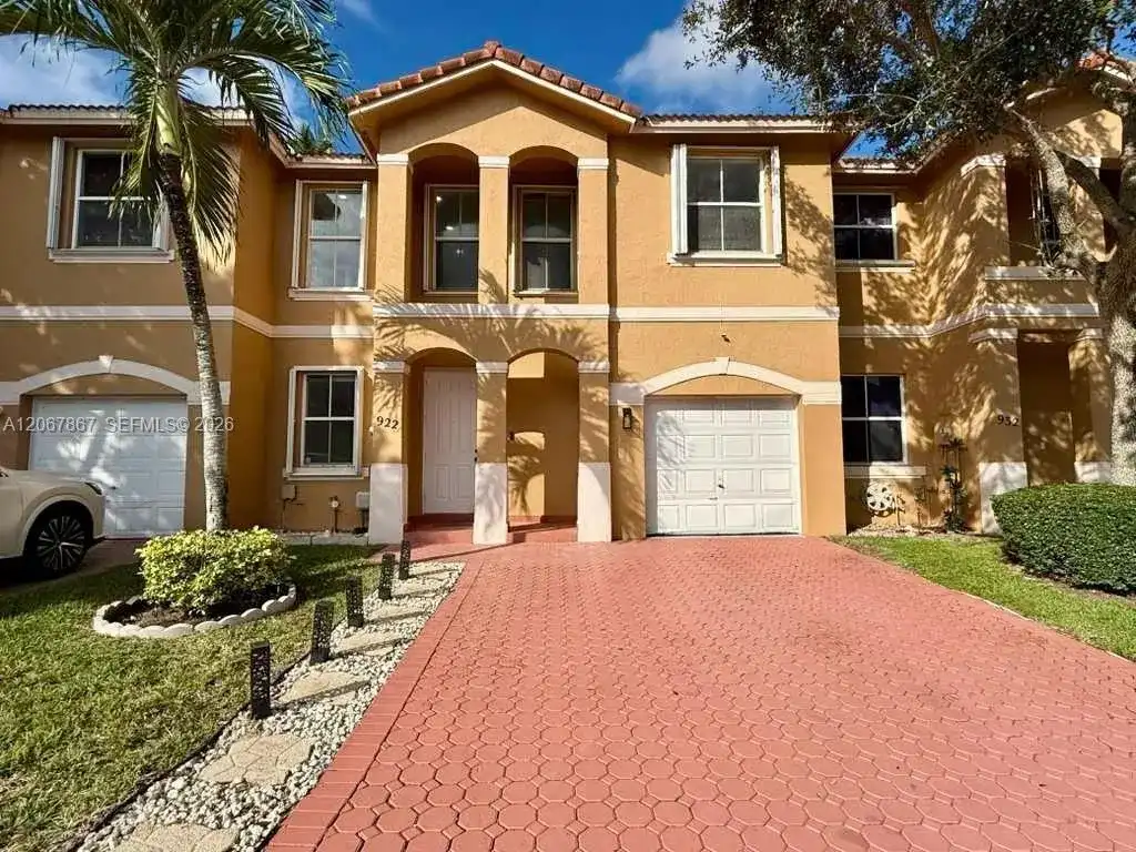 922 NW 134th Ave # 0, Pembroke Pines FL 33028
