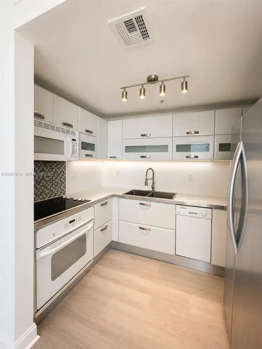 6580 Indian Creek Dr # 410, Miami Beach FL 33141 photo 3